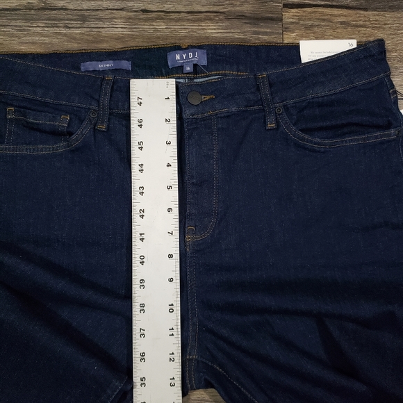 Nydj skinny lift tuck slim jeans - Picture 16 of 16